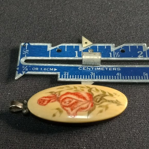 Vintage Hand Painted Miniature Pink Rose on Wooden Oval Pendant - Picture 7 of 7